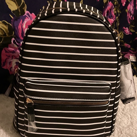 fashion backpack 🎒 - Picture 2 of 3